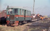 In Nowy Dw�r Gda�ski W�skotorowy (Tiegenhof Kleinbahnhof) werden am 13. M�rz 1998 Schienen manuell verladen